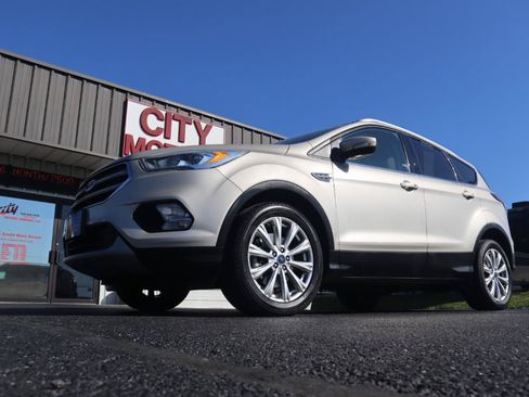 Used 2017 Ford Escape Titanium AWD/4WD image 19