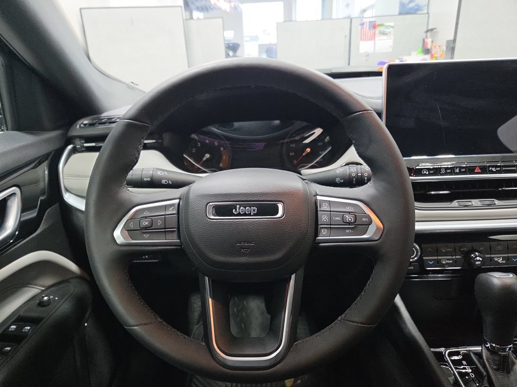 Used 2024 Jeep Compass Limited AWD/4WD image 20