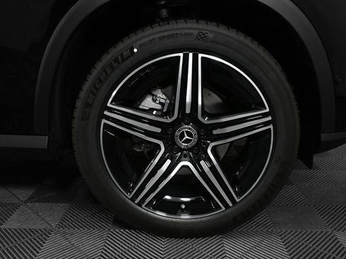 New 2026 Mercedes-Benz GLC 300 image 36