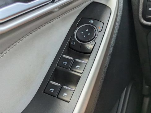 Used 2023 Ford Explorer XLT w/ Equipment Group 202A AWD/4WD image 30