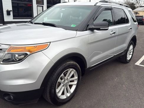 Used 2015 Ford Explorer XLT w/ Equipment Group 202A image 13