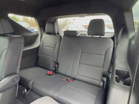 Used 2026 Chevrolet Traverse LT w/ Driver Confidence Package AWD/4WD image 28
