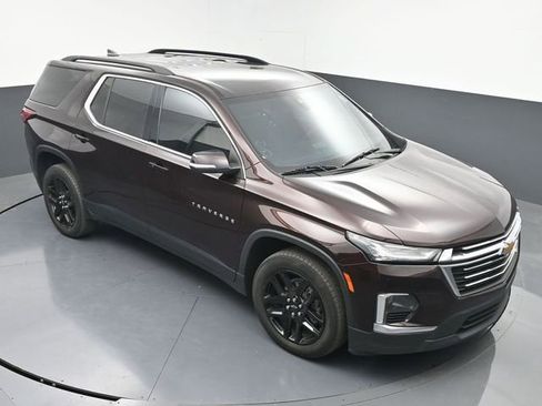 Used 2022 Chevrolet Traverse LT FWD image 34