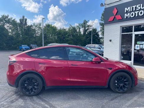 Used 2021 Tesla Model Y Long Range AWD/4WD image 7
