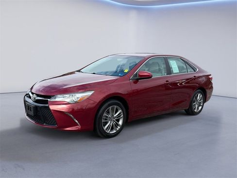 Used 2017 Toyota Camry SE image 7
