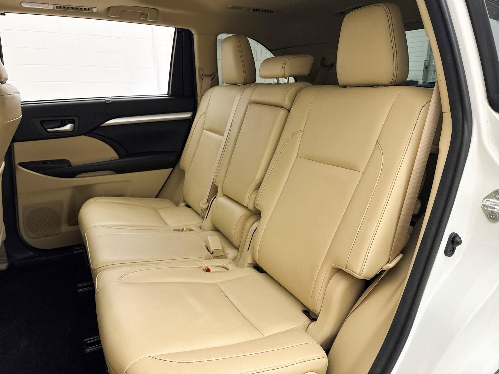 Used 2018 Toyota Highlander XLE FWD image 24