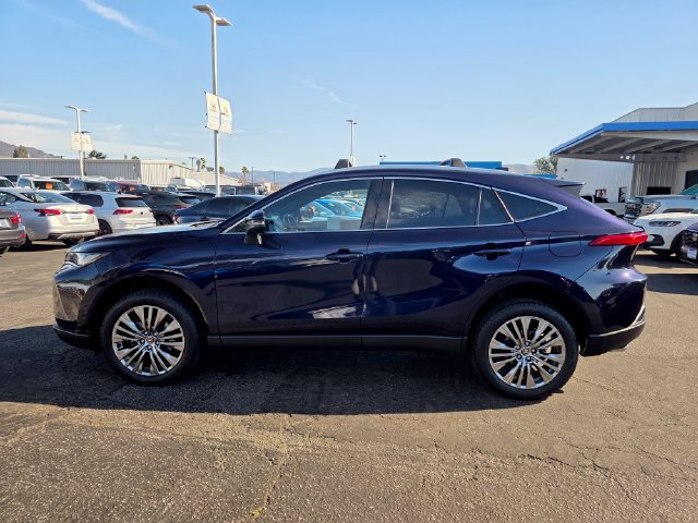 Used 2024 Toyota Venza XLE AWD/4WD image 19