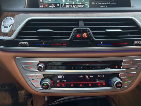 Used 2018 BMW 750i image 48