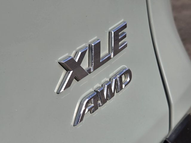 Used 2021 Toyota RAV4 XLE w/ Convenience Package AWD/4WD image 11