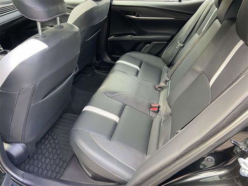 Used 2025 Toyota Camry SE image 21