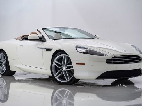Used 2016 Aston Martin DB9 GT RWD image 1