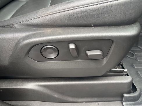 Used 2021 Chevrolet Tahoe Z71 w/ Luxury Package image 15