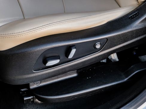 Used 2018 Cadillac XT5 Sport Utility 4D image 33