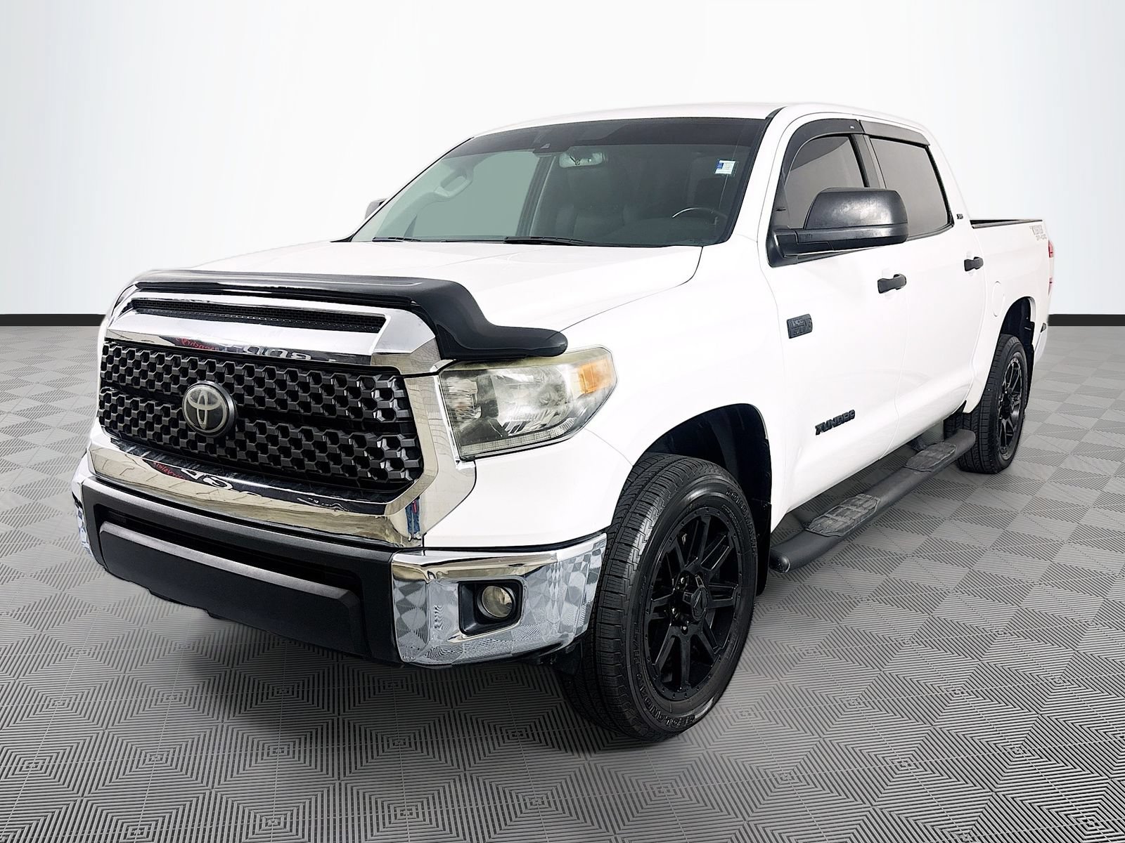Used 2020 Toyota Tundra SR5 w/ SR5 Leather Package AWD/4WD image 3