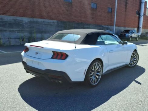 Used 2026 Ford Mustang Premium RWD image 6