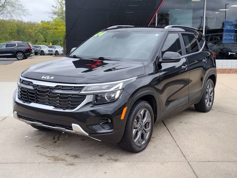 Used 2024 Kia Seltos S AWD/4WD image 1