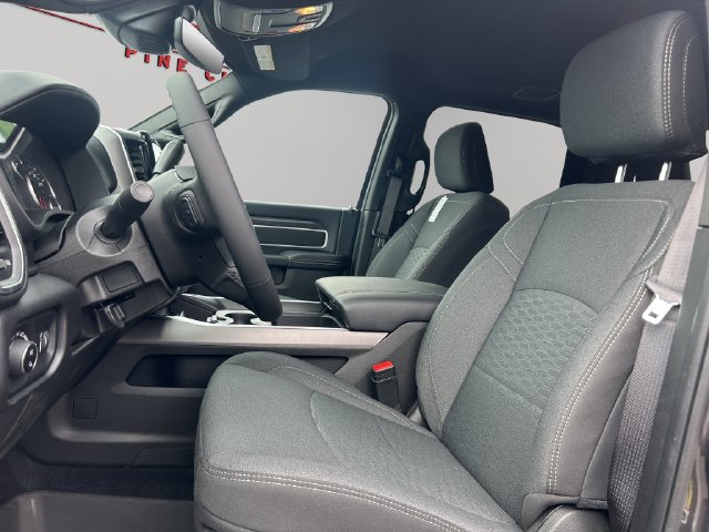 New 2026 RAM 3500 Big Horn AWD/4WD image 34