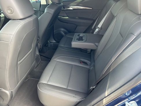 Used 2023 Buick Envision Essence image 23
