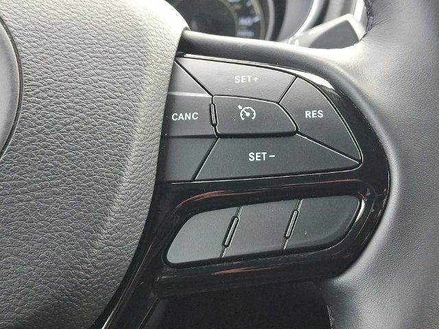Used 2019 Jeep Cherokee Latitude Plus AWD/4WD image 24