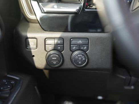 Used 2024 Chevrolet Silverado 1500 RST image 28