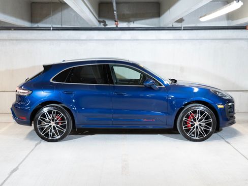 Certified 2024 Porsche Macan S AWD/4WD image 8