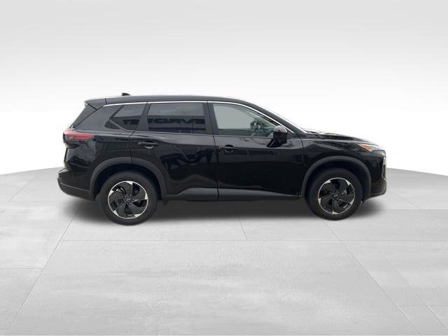 Used 2025 Nissan Rogue SV AWD/4WD image 8