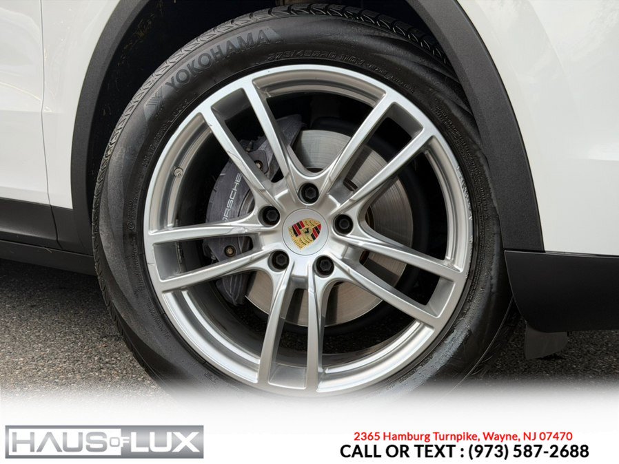 Used 2020 Porsche Cayenne AWD/4WD image 3