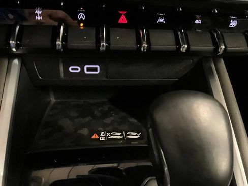 Used 2024 Chevrolet Colorado ZR2 w/ ZR2 Convenience Package III AWD/4WD image 22