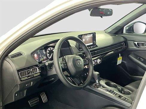 Used 2025 Honda Civic Sport image 9
