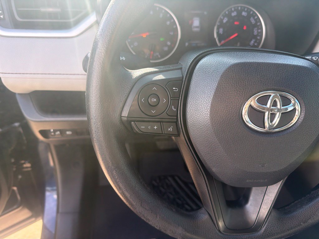 Used 2022 Toyota RAV4 XLE w/ Convenience Package FWD image 19