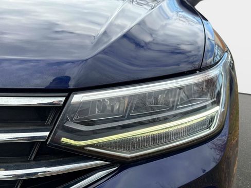 Certified 2022 Volkswagen Tiguan SE image 10