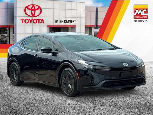 Used 2026 Toyota Prius LE FWD image 7