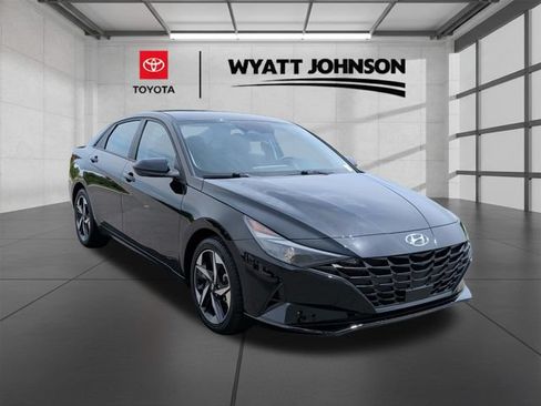 Used 2023 Hyundai Elantra SEL w/ Convenience Package FWD image 7