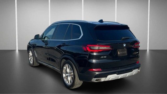 Used 2023 BMW X5 xDrive40i w/ Premium Package AWD/4WD image 12