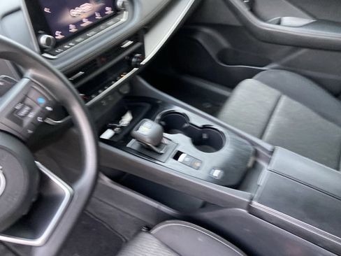 Used 2024 Nissan Rogue SV image 23
