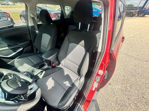 Used 2023 Kia Soul S FWD image 33