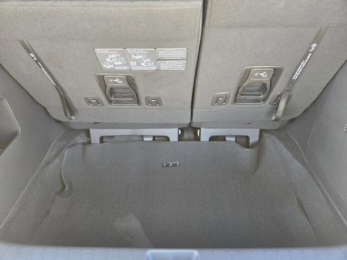 New 2026 Kia Carnival EX FWD image 24