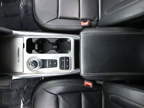 Used 2020 Ford Explorer XLT w/ Equipment Group 202A image 35