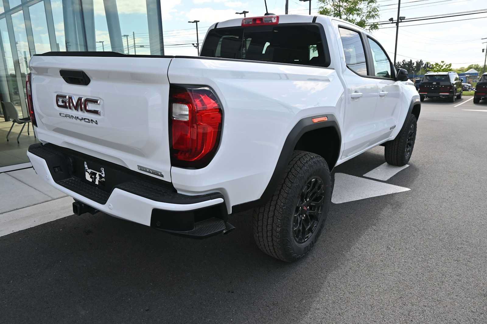 Used 2026 GMC Canyon Elevation w/ Technology Package RWD image 9