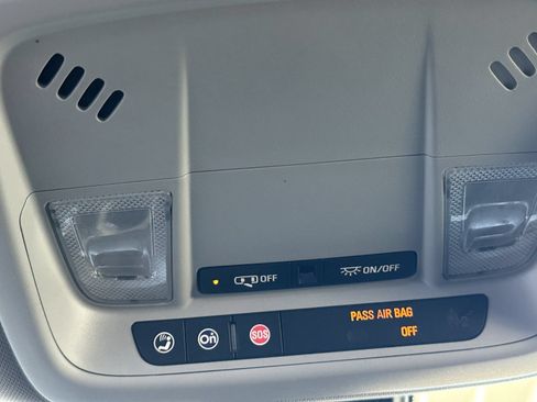 Used 2017 Chevrolet Malibu LT FWD image 25