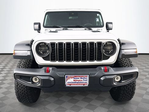 Used 2025 Jeep Wrangler Unlimited Rubicon AWD/4WD image 2