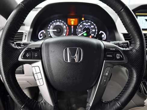 Used 2016 Honda Odyssey Touring Elite image 6