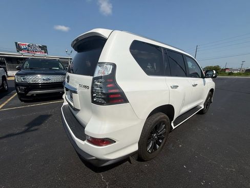 Used 2023 Lexus GX 460 Premium w/ Accessory Package AWD/4WD image 3