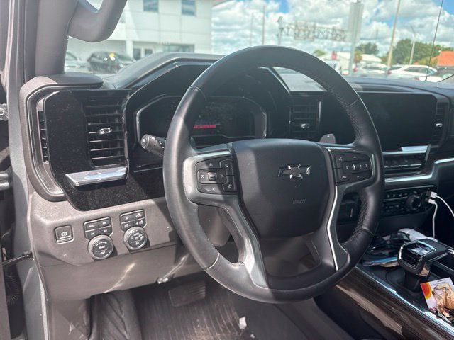 Used 2023 Chevrolet Silverado 1500 LT Trail Boss w/ LT Trail Boss Premium Package AWD/4WD image 6