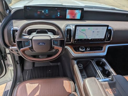 Used 2025 Ford Expedition King Ranch AWD/4WD image 11