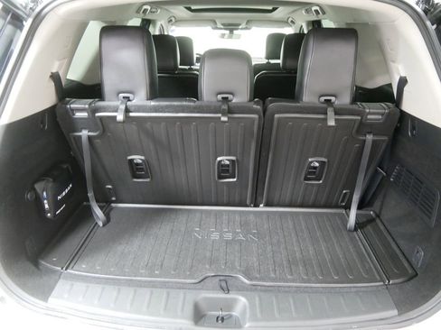 Used 2023 Nissan Pathfinder Platinum image 6