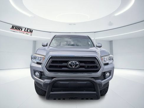 Used 2020 Toyota Tacoma SR5 w/ SR5 Appearance Package (SM) RWD image 7