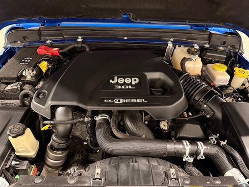 Used 2021 Jeep Wrangler Unlimited Rubicon AWD/4WD image 11