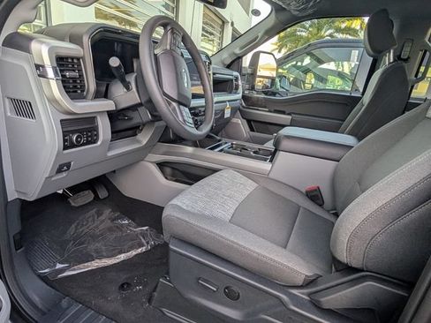 New 2026 Ford F250 XLT w/ XLT Premium Package AWD/4WD image 8
