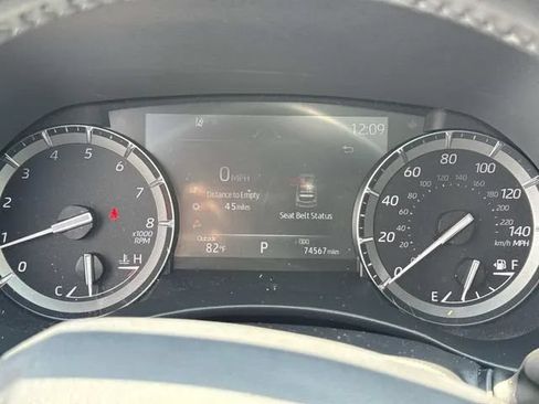 Used 2021 Toyota Highlander XLE AWD/4WD image 46